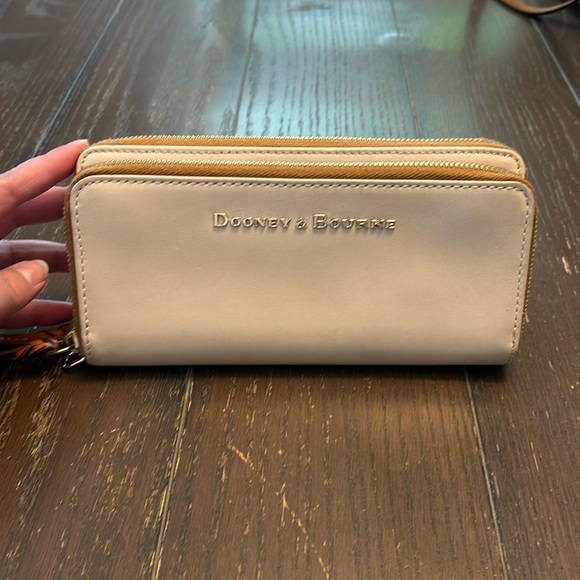 Dooney & Bourke Handbags - Dooney & Bourke Large Zip Around Wallet-Cream
